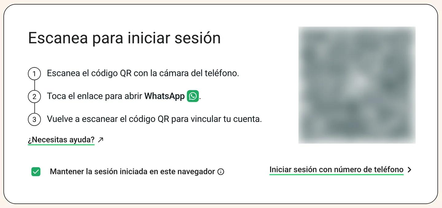 Página de inicio de sesión de WhatsApp Web con un código QR, tres pasos para escanearlo, la casilla Mantener la sesión iniciada en este navegador y el enlace Iniciar sesión con número de teléfono