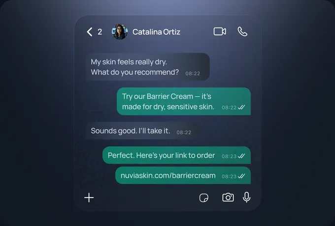WhatsApp chat: the AI recommends a cream and sends the order link