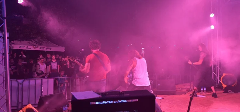 Una banda de rock en el escenario del Festival Open Air Berg-Birwinken